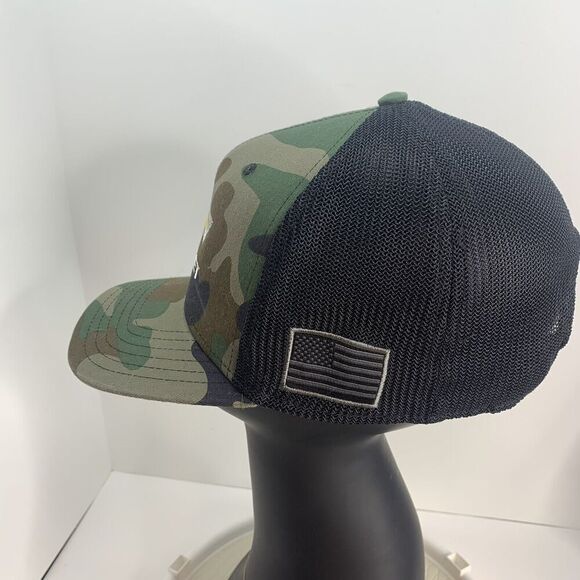 Chevrolet Red LBL 109 Camouflage‎ Trucker Snapback Black Cap US Flag - Picture 4 of 6